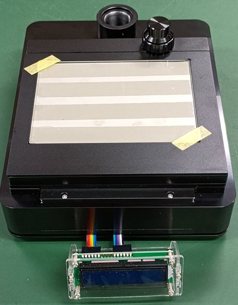 9060 のXYステージ（2次元スケール・LCD表示器）